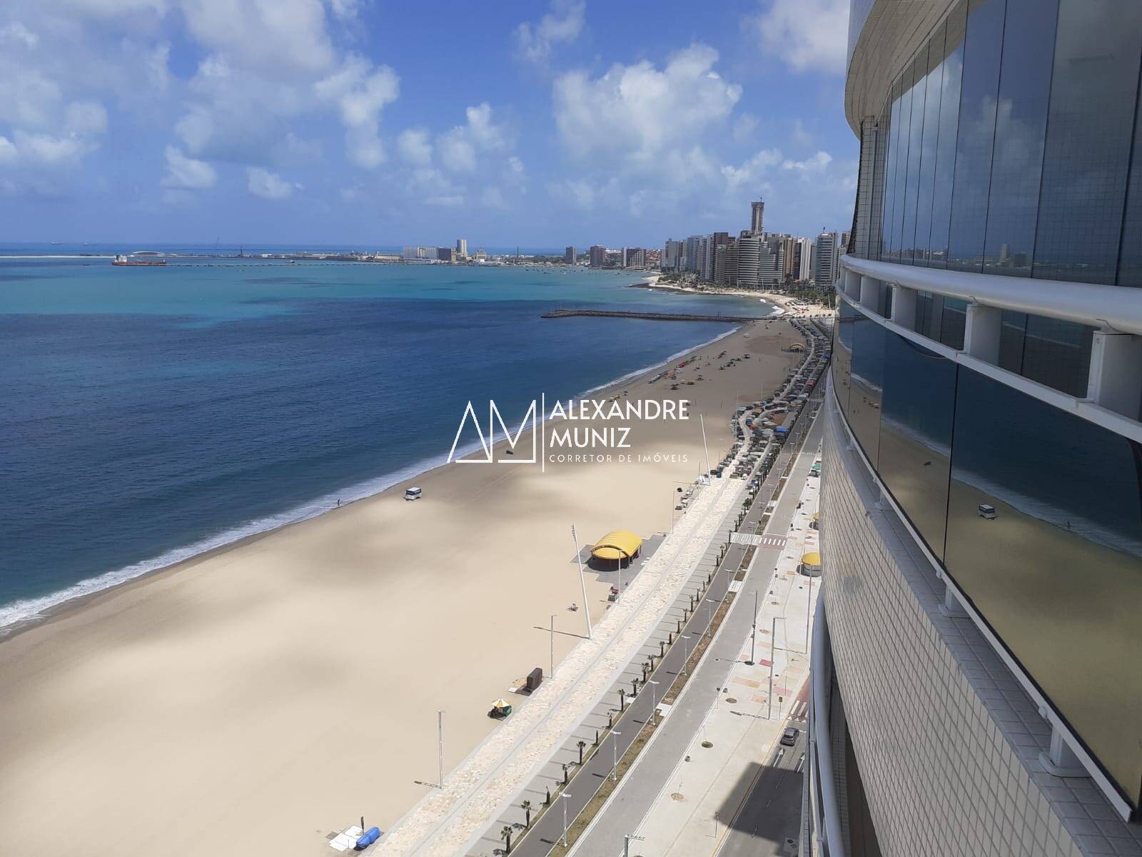 Apartamento a venda, Atlantis Beira Mar Fortaleza-CE. Vista mar.